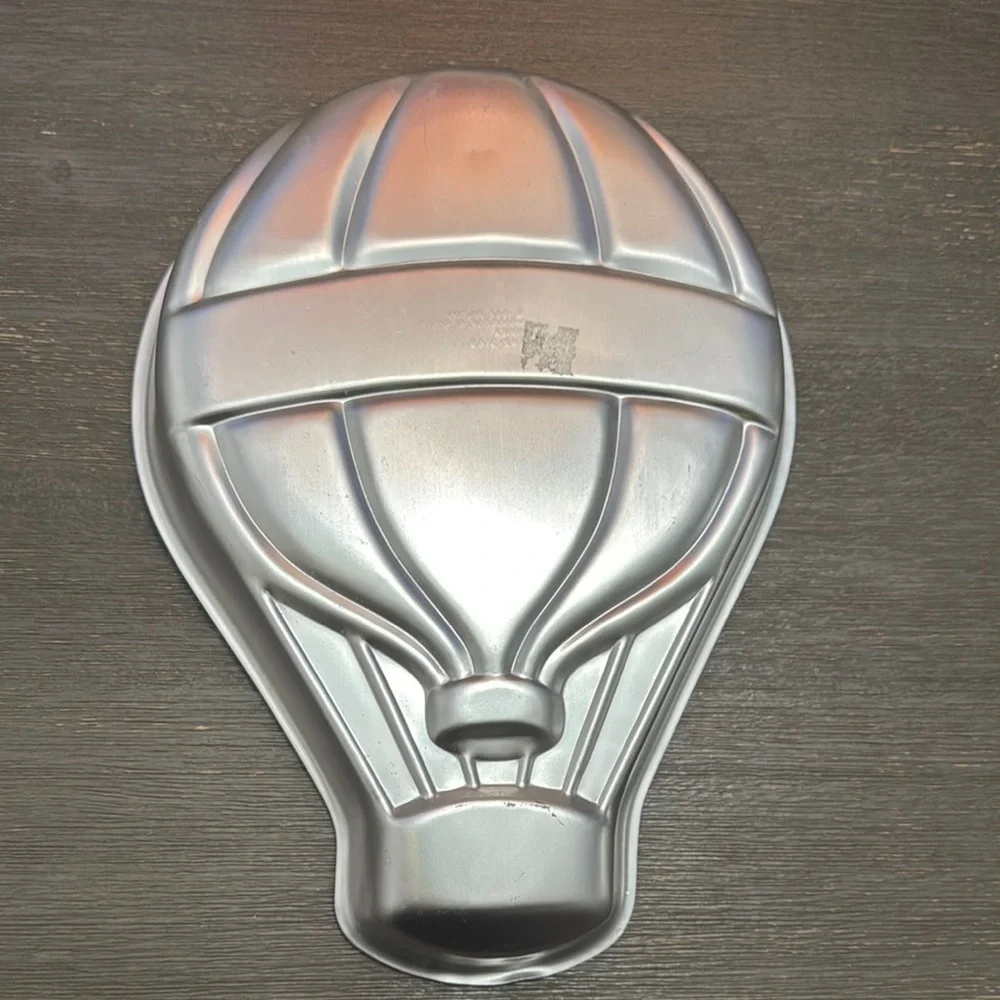 Wilton silver hot